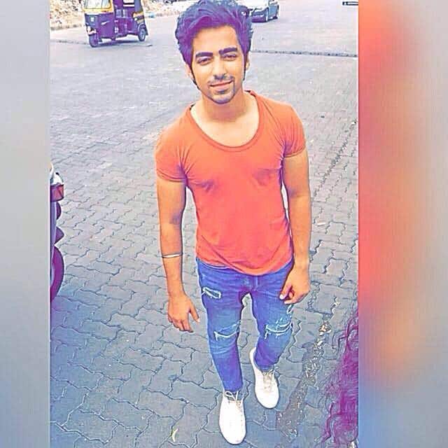 अनुज या मालिकेत मुख्य भूमिकेत होता. टीव्हीशिवाय तो यामी गौतम आणि अली जाफरच्या 'टोटल सियापा' या सिनेमातही झळकला होता. 