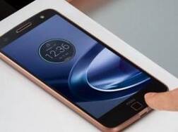 'मोटो Z play'चं पोस्टर लीक, लॉन्चिंगचा मुहूर्तही ठरला!