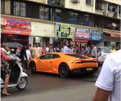 अद्याप ऑटो रिक्षावाल्यानं पोलिसात तक्रार दिलेली नाही. आमदार नरेंद्र मेहता सेवन इलेवन ग्रुप ऑफ कंपनीचे मालक आहेत.