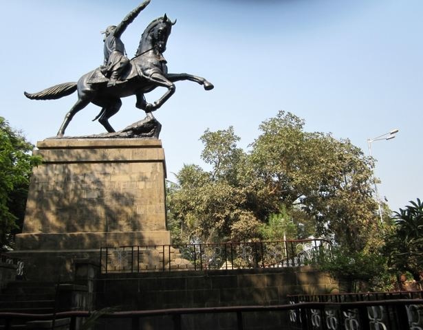 Shivsena Dasera Melawa At Shivaji Park On Tuesday पावसाचं सावट दूर, शिवसेनेच्या दसरा मेळाव्याचा मार्ग मोकळा