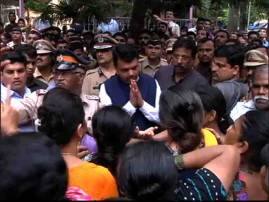 Constable Vilas Shinde Died विलास शिंदेंच्या मृत्यूनंतर पोलीस कुटुंबीयांचा संताप, मुख्यमंत्र्यांना घेराव