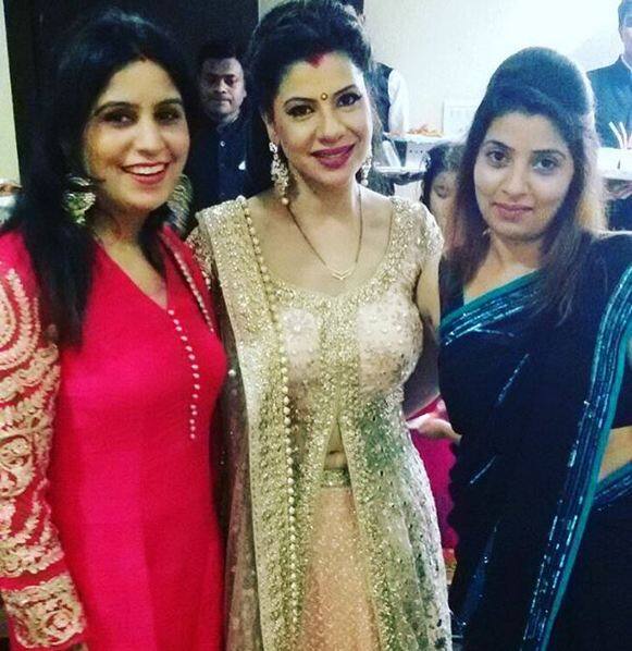 अभिनेत्री संभावना सेठच्या रिसेप्शनमधील खास फोटो