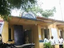 नांदेडमध्ये विवाहितेवर पतीसमोर बलात्कार, तिघांना बेड्या