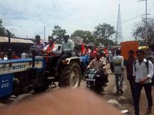 बुलडाण्यात अनोख्या पद्धतीचा 'ट्रॅक्टर पोळा'