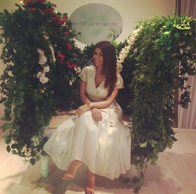 अभिनेत्री निमरत कौरचा हॉट अंदाज