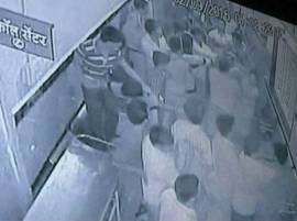 Attacked For Ganpati Donation In Nagar CCTV : गणपतीच्या वर्गणीसाठी नगरमध्ये दाम्पत्याला बेदम मारहाण