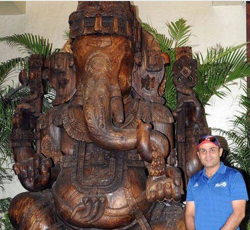 भारताचा माजी धडाकेबाज फलंदाज वीरेंद्र सेहवागनेही मुंबईकरांच्या गणपतीच्या उत्साहाला दाद दिली आहे.