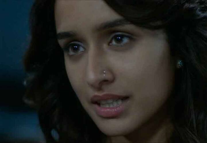 सोशल मीडियावर या टीजरची चर्चा सुरु झाली आहे. 