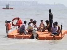 दीड दिवसाच्या बाप्पाला निरोप, मुंबईतील चौपाट्यांवर गर्दी