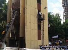 19 फुटांवरुन उडी, अनेक जखमी, अग्निशमन दलाची भरती वादात