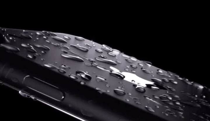 दोन्ही फोनमध्ये आणखी एक नवं फीचर अॅड केलं आहे, ते म्हणजे दोन्ही आयफोन वॉटर आणि डस्ट प्रूफ असतील. 