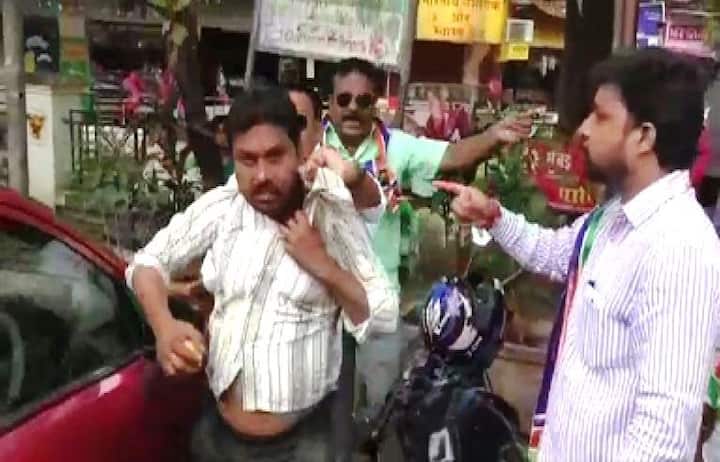 दुसरं कारण म्हणजे संबंधित व्यक्तीने कुण्या एका मराठी व्यक्तीला आडकाठी केल्यानं ही मारहाण झाल्याचं सांगितलं जात आहे.