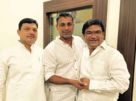 Cricketer Praveen Kumar Has Joined Samajwadi Party क्रिकेटर प्रवीण कुमार राजकीय मैदानात, समाजवादी पक्षात प्रवेश