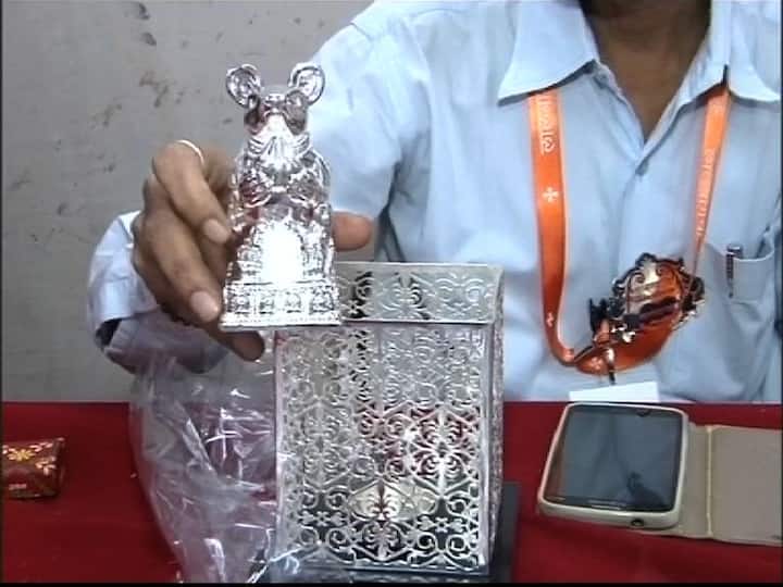 यामध्ये कोणीही भाविक यामध्ये सहभागी होऊ शकतो.