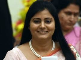 150 People Booked For Misbehaving With Anupriya Patel केंद्रीय मंत्री अनुप्रिया पटेल यांची 158 जणांविरुद्ध गैरवर्तनाची तक्रार