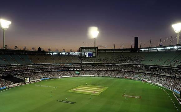 10 ओव्हरचा सामना, 26 चेंडूत शतक आणि सलग सहा षटकार