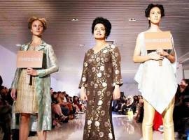 Amruta Fadanvis Ramp Walk At New York Fashion Week मिसेस मुख्यमंत्री अमृता फडणवीसांचा न्यूयॉर्कमध्ये रॅम्पवॉक