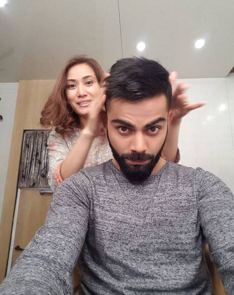 विराट भारताचा स्टायलिश खेळाडू असून तो आपला फिटनेस आणि लूक याकडे बरंच लक्ष देतो. 