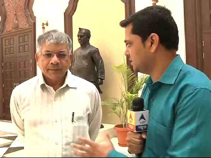 सहकार क्षेत्रातल्या चौकशा, कारवाया हे मराठा मोर्चाचं कारण असावं - प्रकाश आंबेडकर