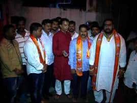 Mns And Ncp Coprorators Entered In Bjp पुण्यात मनसेला जोरदार धक्का, नगरसेवकांचा भाजपात प्रवेश