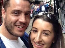 Prankster Puts Wife Up For Sale On Ebay In London 'ईबे' साईटवर पत्नीच्या विक्रीची जाहिरात, 58 लाखांची बोली