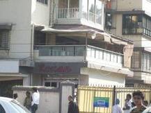 वांद्र्याच्या \'गॅलक्सी\'तून सलमान खान कुटुंबीय मुक्काम हलवणार?