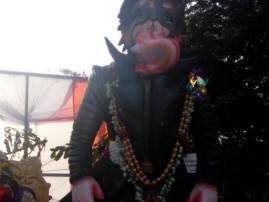 Hrithik Roshan Announces Krrish 4 After Watching Ganesh Idol क्रिश रुपातली गणेशमूर्ती पाहून हृतिकची 'क्रिश 4' ची घोषणा