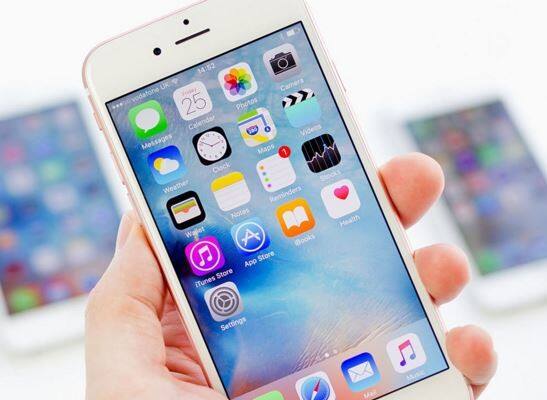 अॅपलने iPhone 6s आणि iPhone 6s Plus हे फोन गेल्या वर्षी ऑक्टोबर महिन्यात लाँच केले होते. त्यावेळी iPhone 6s (16GB) ची किंमत 62 हजार रुपये होती. तर iPhone 6s Plus (16GB) ची किंमत 72 हजार रुपये होती. 