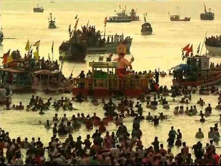 काल सकाळी 11 वाजण्याच्या सुमारास लालबागच्या राजाच्या मिरवणुकीला सुरुवात झाली होती.