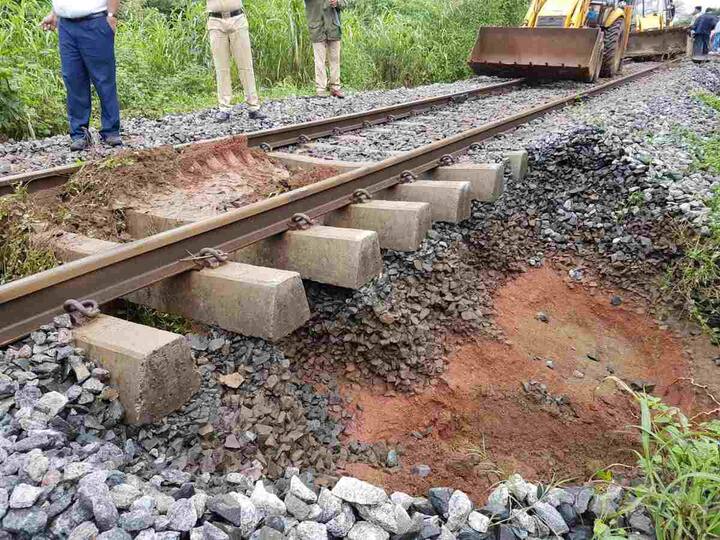 दरम्यान, आज सकाळपासून पुन्हा एकदा युद्धपातळी दुरुस्तीचं काम सुरु करण्यात आलं आहे. 