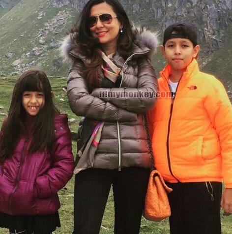 सिनेमाचे दिग्दर्शक कबीर खानही मनालीमध्ये पूर्ण कुटुंबासह हजर आहेत.