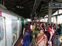 साकीनाका स्टेशनवर मेट्रोखाली प्रवाशाची आत्महत्या, ट्रेनचा खोळंबा