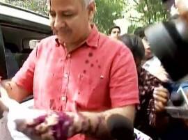 Ink Attack On Delhi Deputy Cm Manish Sisodia दिल्लीचे उपमुख्यमंत्री मनिष सिसोदिया यांच्यावर शाईफेक