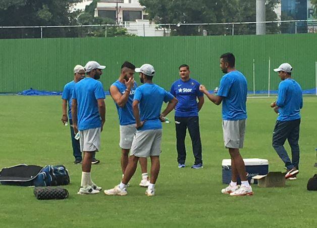 न्यूझीलंड आणि भारतामधील पहिली कसोटी कानपूरच्या ग्रीन पार्कवर खेळविण्यात येणार आहे. 