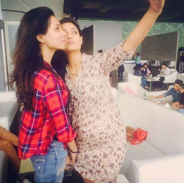 त्यावेळी श्वेता पहिल्यांदाच बेबी बंप सह दिसून आली.. 