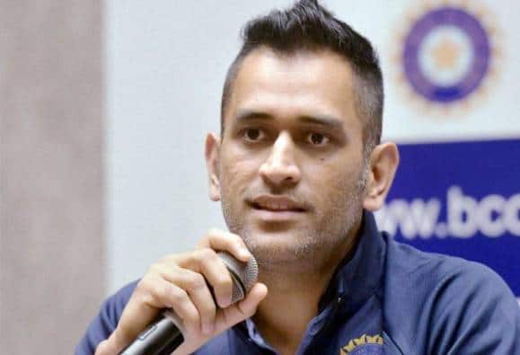 धोनी भारताचा सर्वात यशस्वी कसोटी कर्णधार