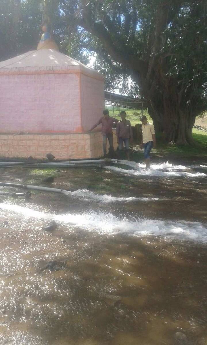 बीड जिल्ह्यातील शिरुर तालुक्यातील आनंदगावच्या नागरिकांनी 'ऑपरेशन पाणी वाचवा' मोहीम सुरु केली. 