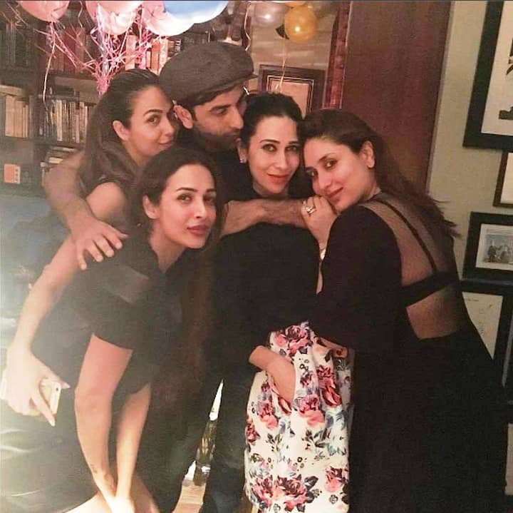 फोटो पाहून असंच वाटतंय की पार्टीची थीम ब्लॅक होती, कारण सगळेच कलाकार काळ्या रंगाच्या कपड्यांमध्ये पार्टीला आले होते. (फोटो सौजन्य : सर्व फोटो Manav mangalani/Solaris)