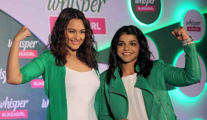 या पदकानंतर संपूर्ण देशानं साक्षीचं कौतुक केलं.