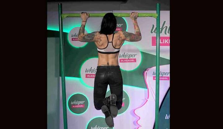 यावेळी तिनं आपल्या कसरतीही दाखवल्या.