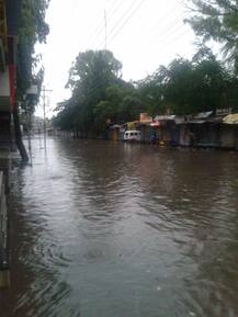 बीडमध्ये मुसळधार पाऊस, जागोजागी पाणी साचलं 