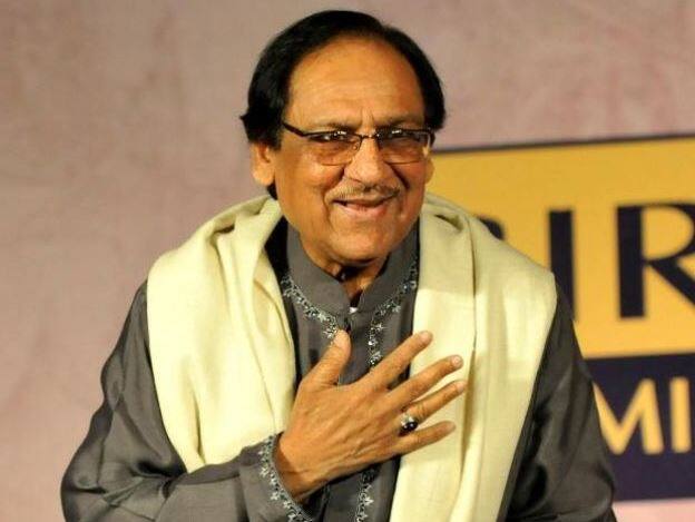 मनसेच्या इशाऱ्यामुळे कोणकोणत्या कलाकारांवर दडपण आहे, याची काही नावे सांगणार आहोत. या यादीत पहिले नाव पाकिस्तानचे गजल गायक गुलाम अली यांचे आहे. गुलाम अली भारतात अतिशय लोकप्रिय आहेत.