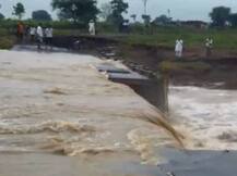 पाण्याच्या जोरानं लातूरच्या बामणी गावातला पूल कोसळला