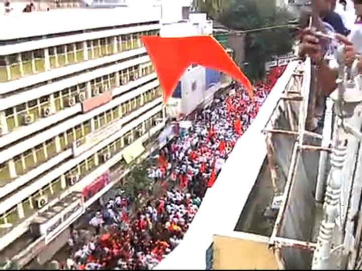 या मोर्चात राजकीय नेत्यांनी उपस्थिती लावली आहे.