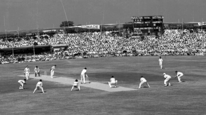 यापूर्वी 1972-73दरम्यान एमसीजी मैदानावर ऑस्ट्रेलिया आणि पाकिस्तानदरम्यान झालेल्या कसोटी सामन्यात अशाच प्रकारची भागिदारी झाली होती.