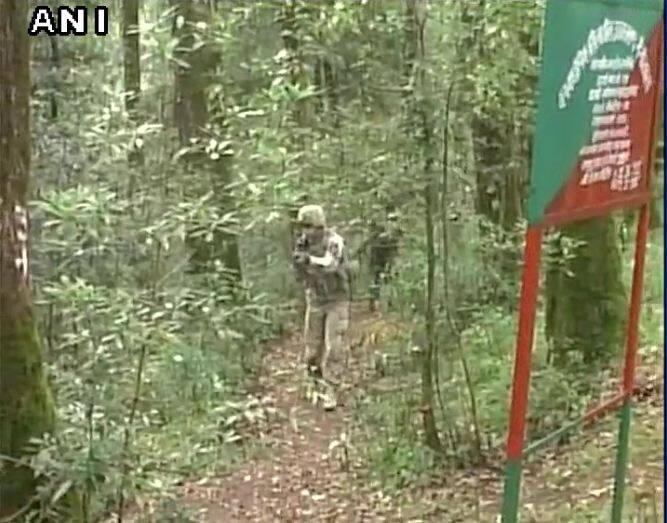 येथील बीहडच्या जंगलात अमेरिकन सैनिकांसोबत भारतीय सैन्यानेही युद्ध सराव केला.