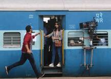 \'हाफ गर्लफ्रेंड\'च्या शूटिंगचे पडद्यामागील फोटो व्हायरल