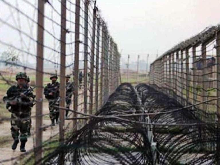 Army Foiled An Infiltration Bid By Terrorists From Pok In Tangdhar Sector पाकिस्तानकडून रात्रभर गोळीबार, भारताचं चोख उत्तर