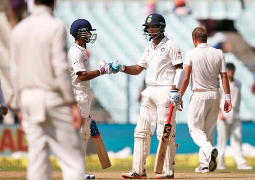 Team India Vs New Zealand Second Test First Day At Kolkata पुजारा-रहाणेनं डाव सावरला, भारत दिवसअखेर 7 बाद 239