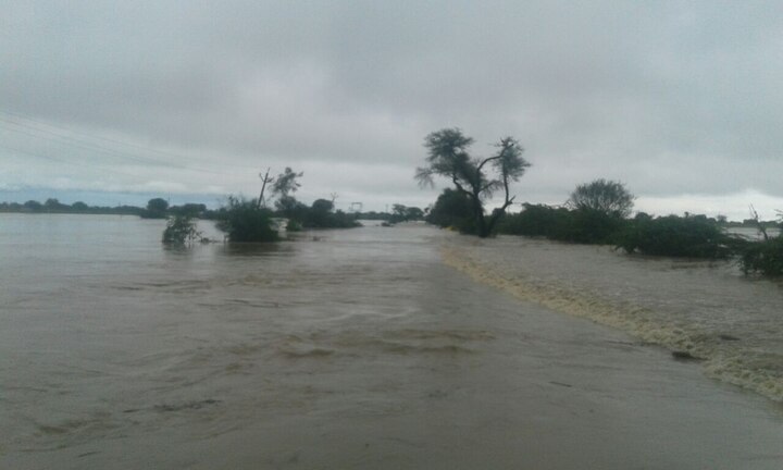 Flood Situation In Latur And Nanded मराठवाड्यात मुसळधार पाऊस, 30 जण पुरात अडकले, बचावकार्य सुरु